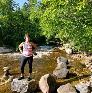 Meet your Posher, Cynthia